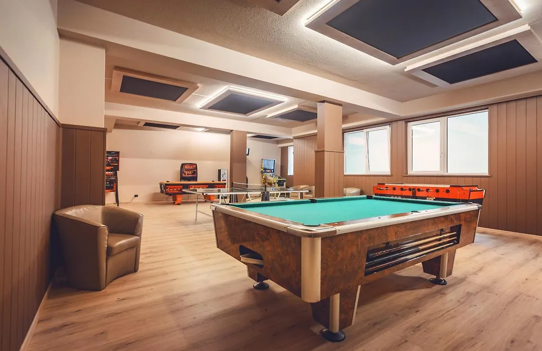 Aparthotel Majestic-1